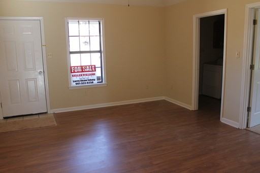 95 Laurel Ln - Photo 3 of 13