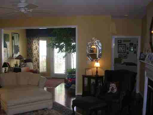 14602 Greenpoint Ln - Photo 3 of 12