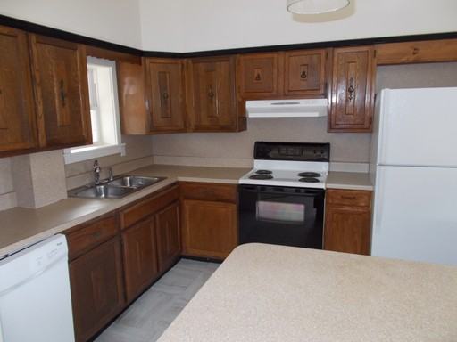 761 N 4th St - Photo 2 of 12