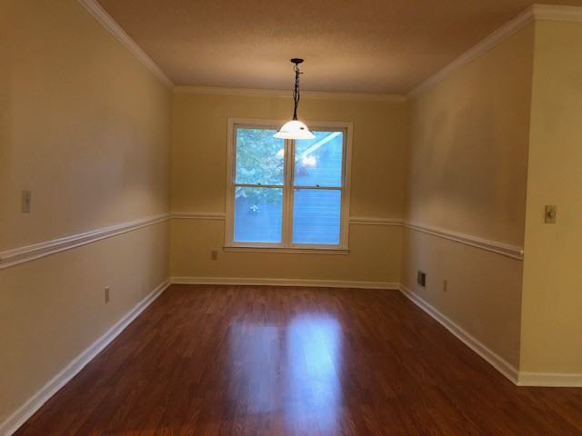 325 Braewick Rd - Photo 3 of 11