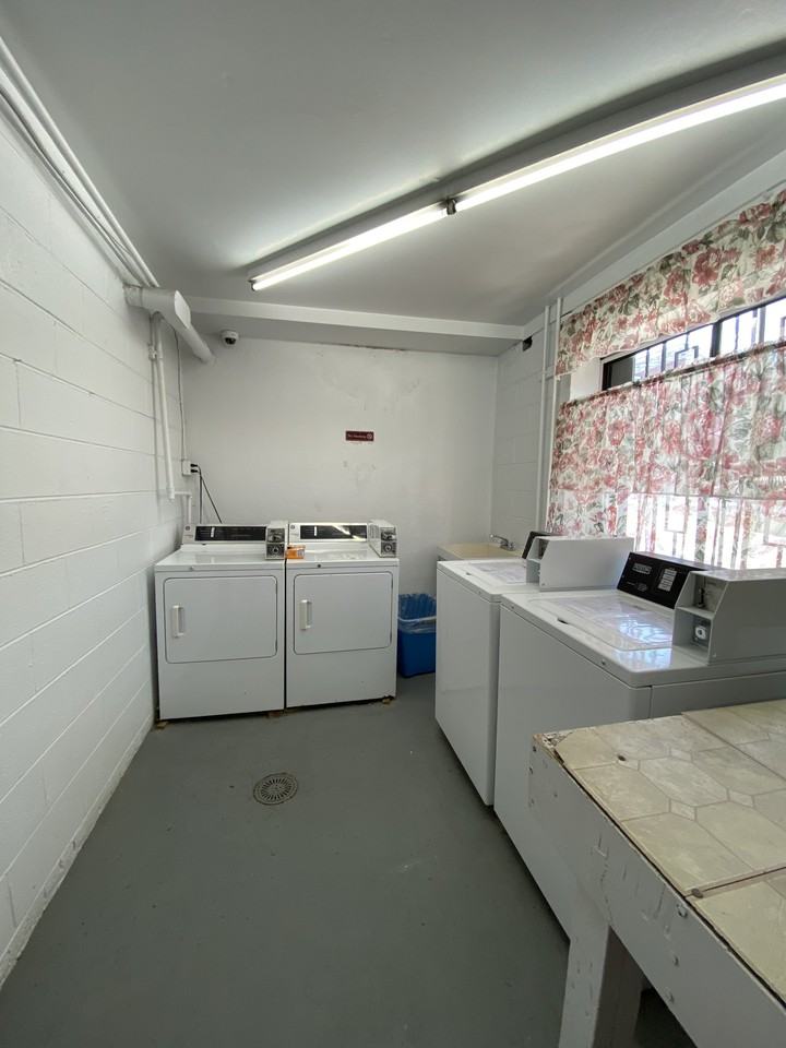 1536 41st Street #A1 - Photo 2 of 9