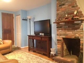 2309 Foster Ave - Photo 3 of 19