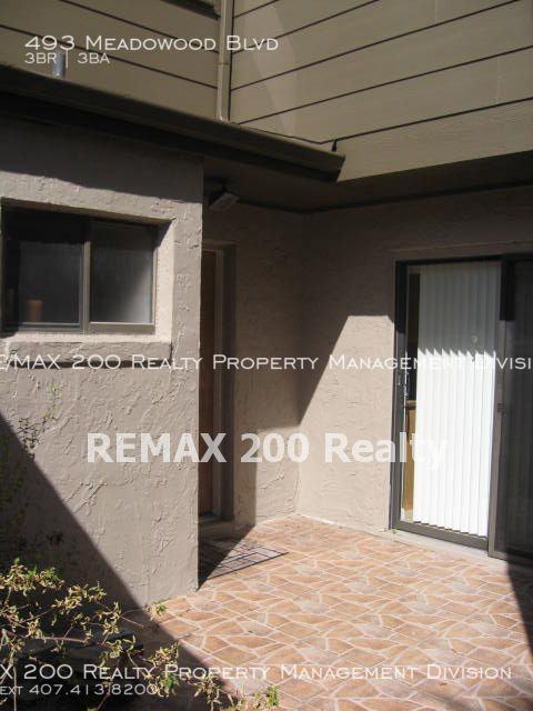 493 Meadowood Blvd - Photo 2 of 11