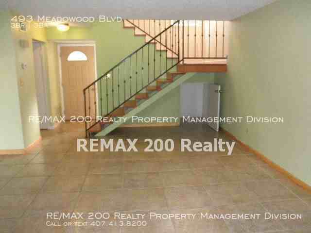 493 Meadowood Blvd - Photo 3 of 11
