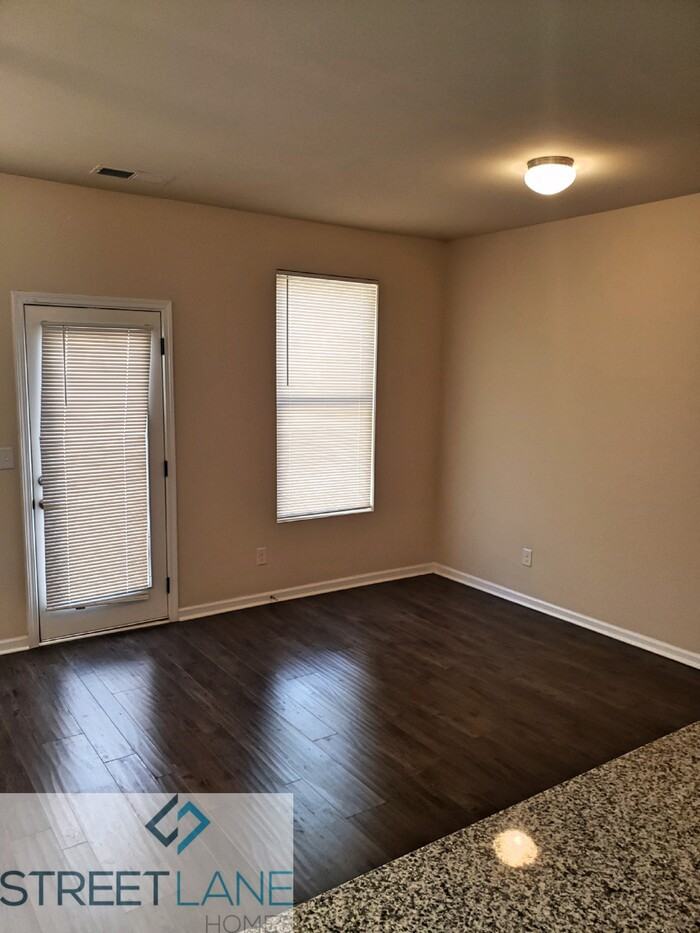 3263 Pennington Dr - Photo 3 of 14