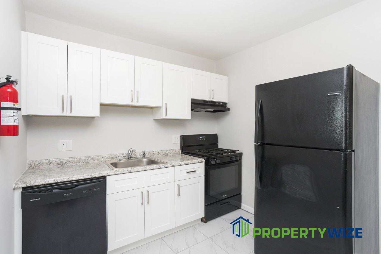 1722 Sexton Street - Photo 2 of 19