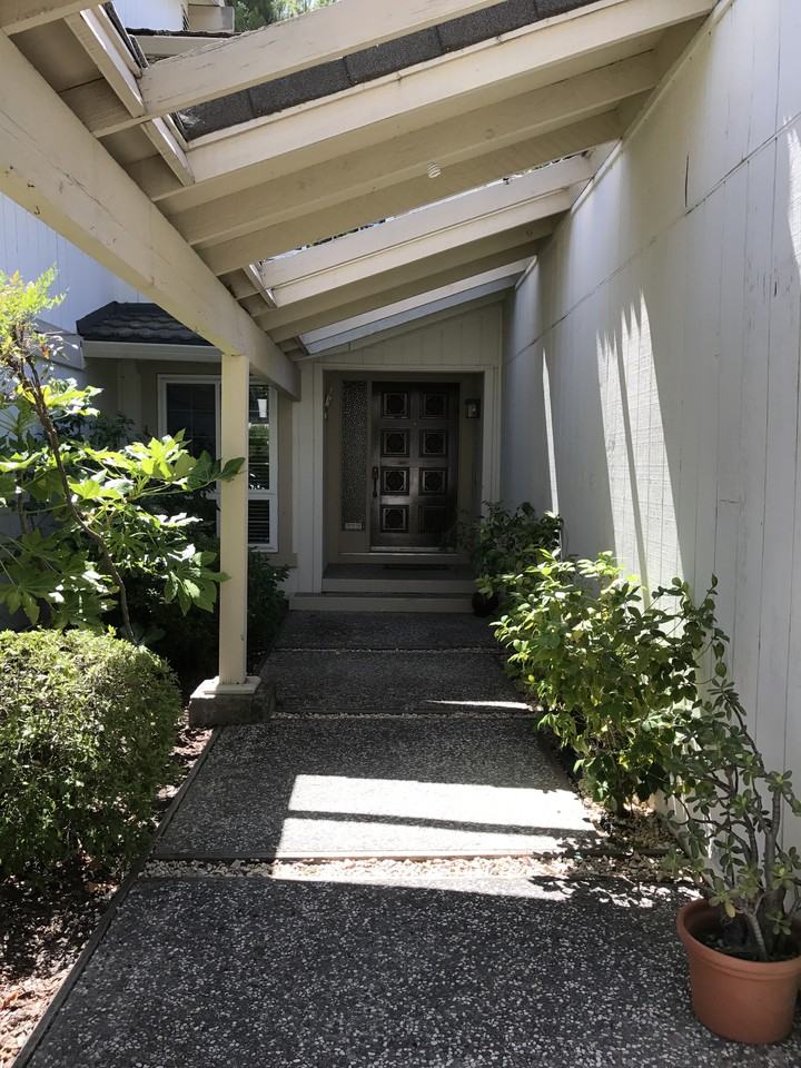 2265 Gladwin Dr - Photo 2 of 25