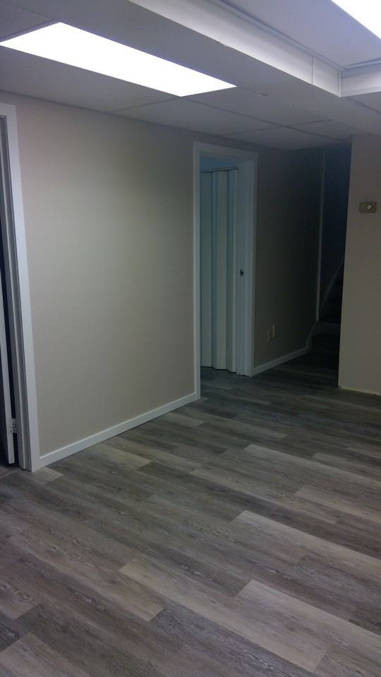 1911 52 Street Northwest - Photo 3 of 8