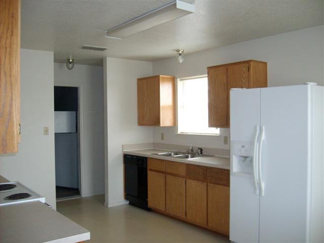 2001 Agate Drive - Photo 3 of 4