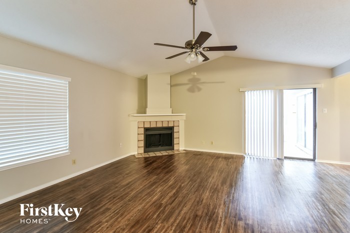 5510 Echo Vista Dr - Photo 2 of 15