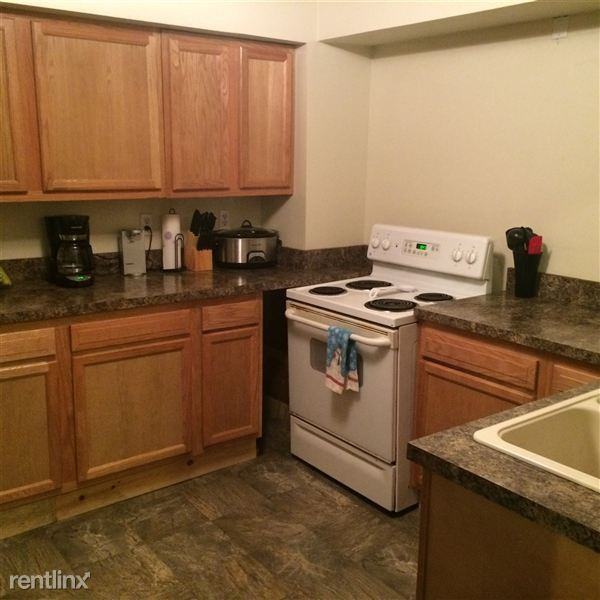 209 N Shiawassee St - Photo 3 of 3