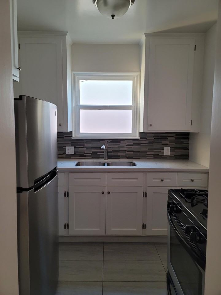 907 Monterey Blvd #907 - Photo 3 of 8