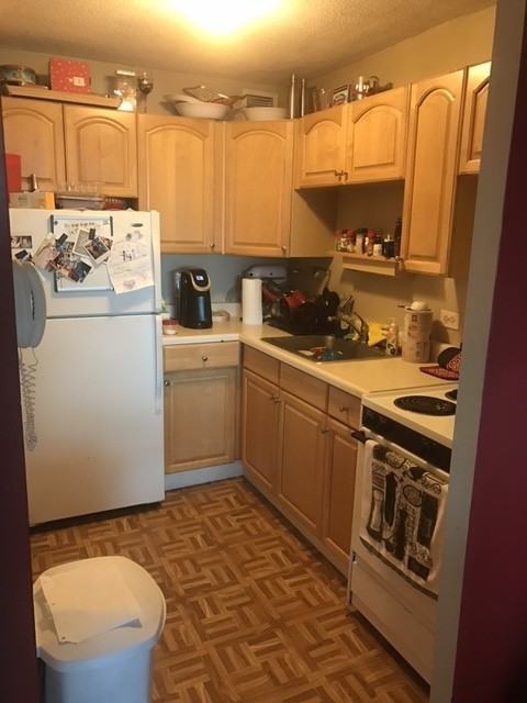 2728 N Hampden Ct #709 - Photo 2 of 5