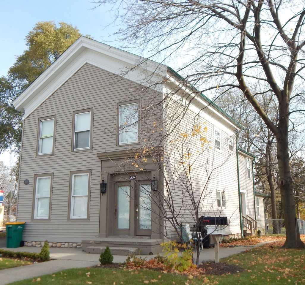 2 Bedroom Apartment in Romeo, MI Apartments 219 South Main Street 3