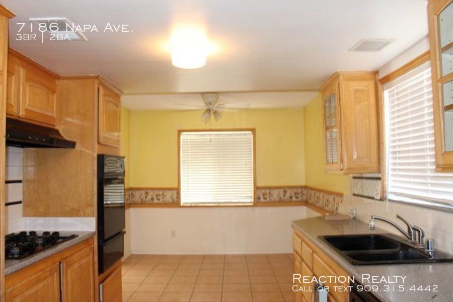 7186 Napa Ave - Photo 3 of 5