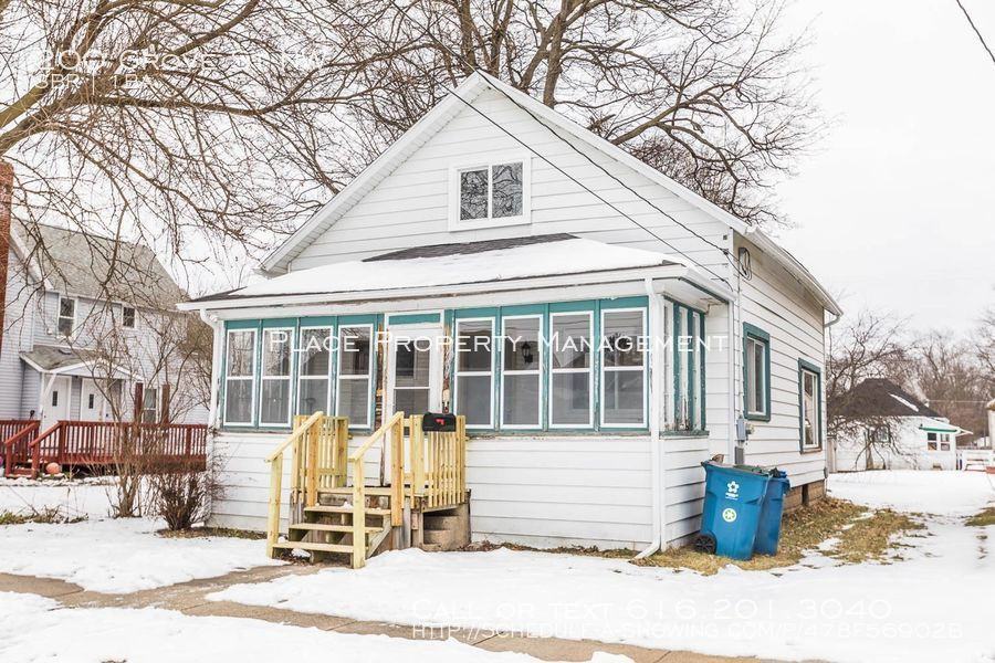 200 Grove St - Photo 2 of 32