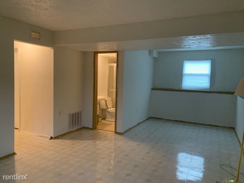 10725 Hollaway Dr - Photo 2 of 6