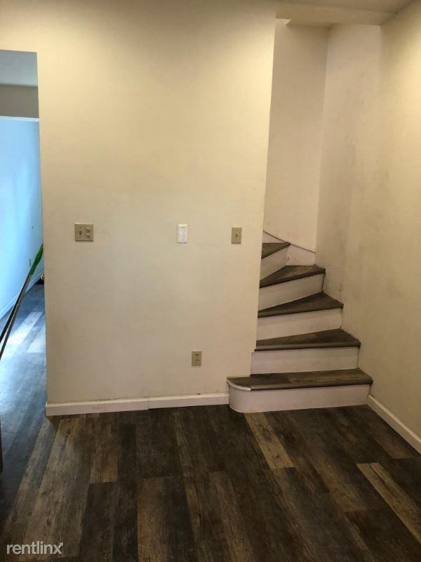 185 1/2 Home St - Photo 3 of 16