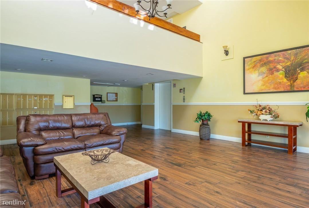 120 Lakeview Dr - Photo 2 of 18