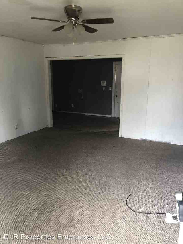 4337 N Kenosha Ave - Photo 2 of 7