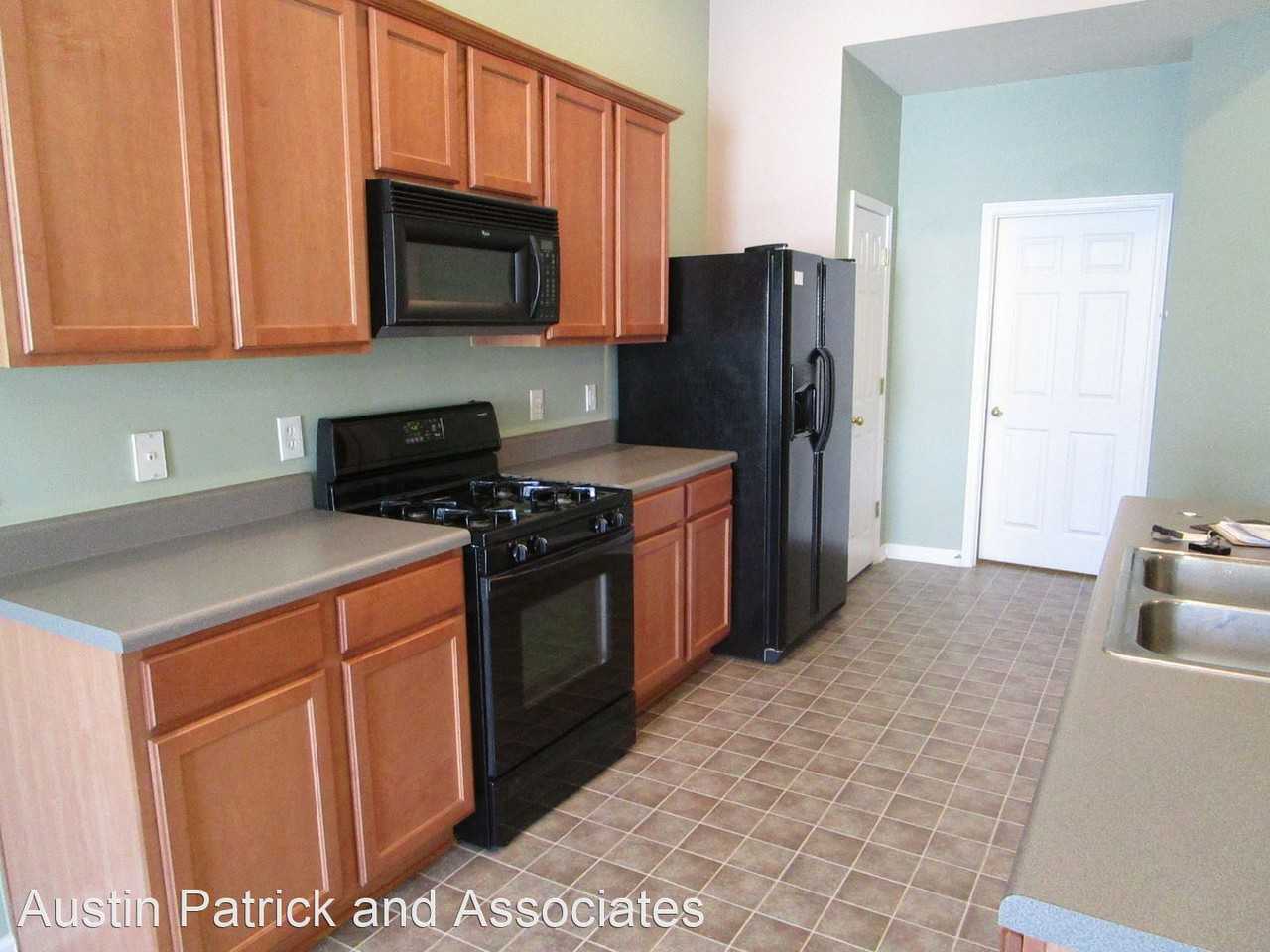 404 Norton Xing - Photo 2 of 8