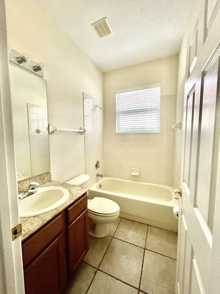 11211 Rapallo Ln - Photo 7 of 15