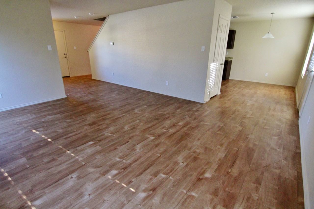2722 Majestic Dr - Photo 3 of 12