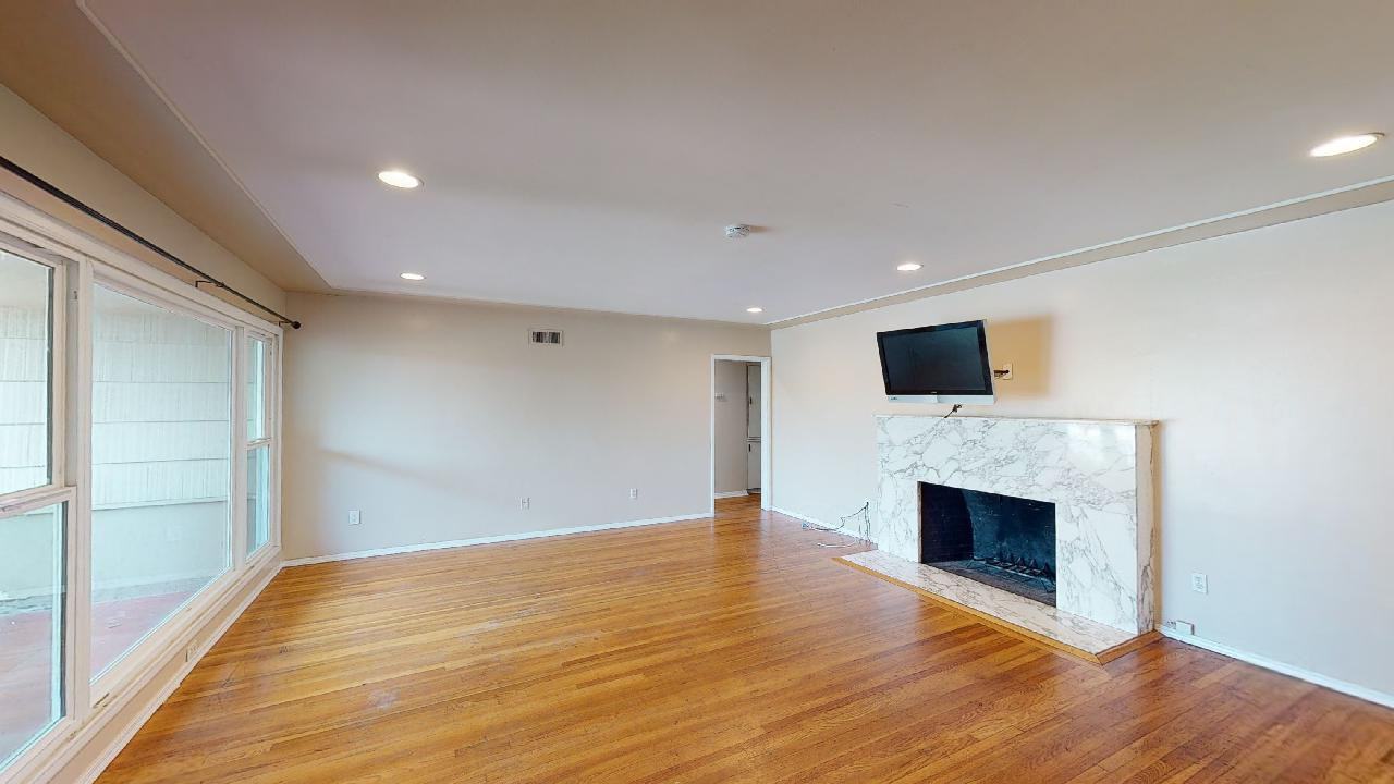 4947 63rd Street - Photo 3 of 43