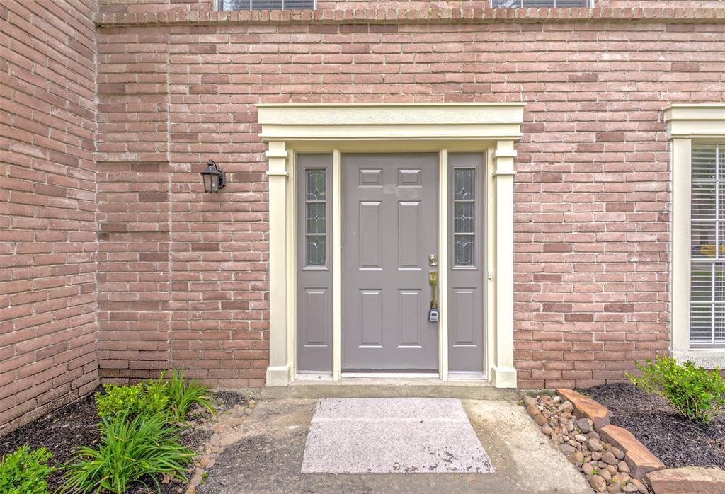 31 Sheep Meadow Pl - Photo 3 of 40