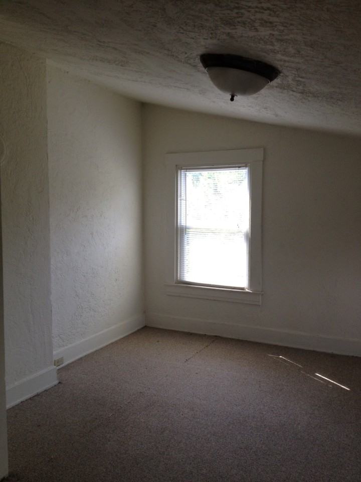 2419 Vine Street #7 - Photo 2 of 6