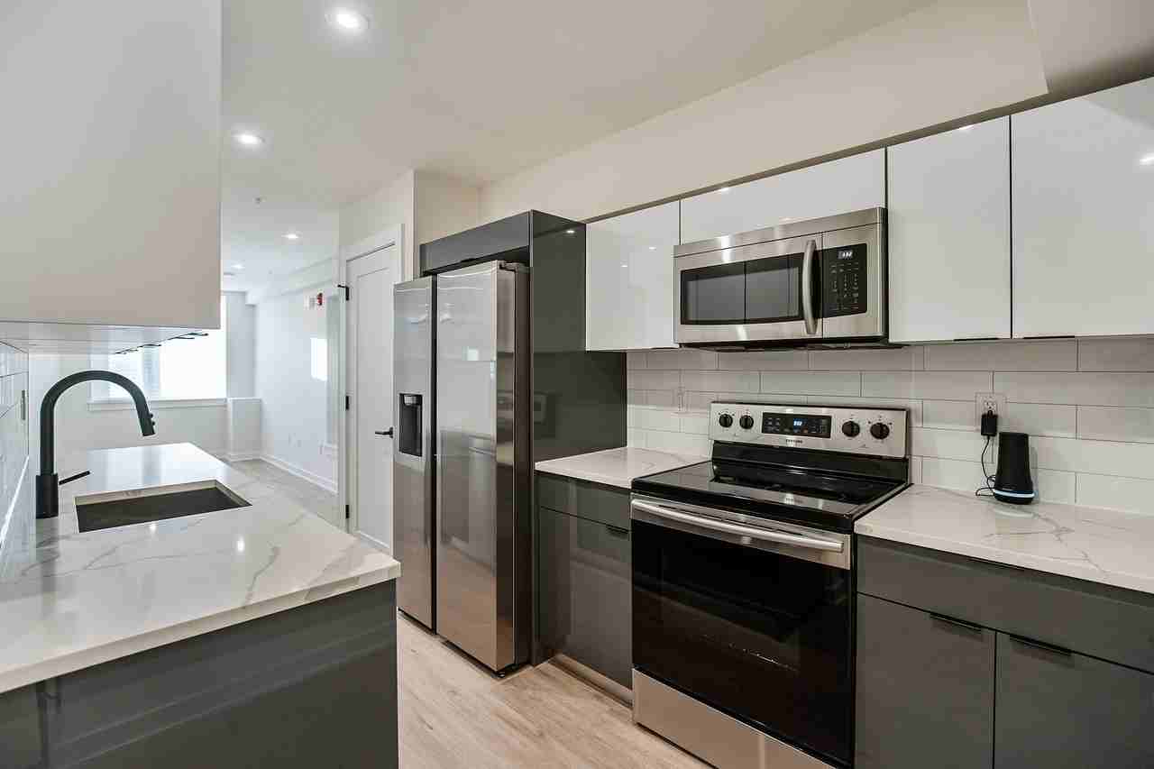 933 N 29th St - Photo 3 of 12