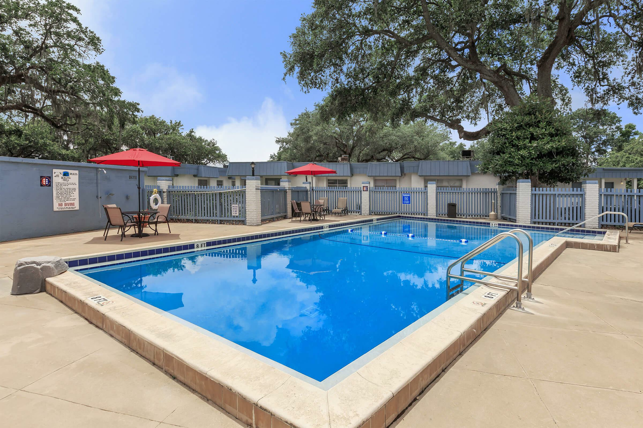 Rolling Hills Apartments - Photo 6 of 37