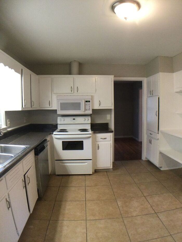 6232 Lance Ln - Photo 3 of 15
