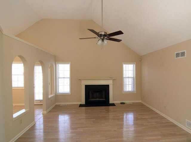 2582 Candler Way Sw - Photo 2 of 5