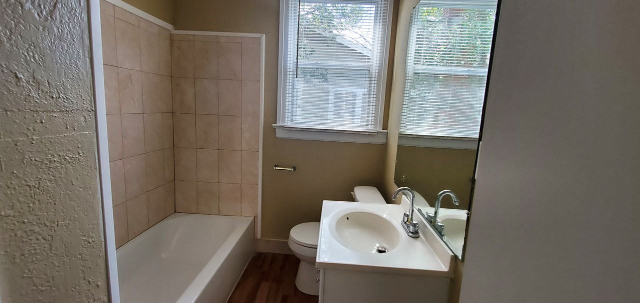 742 Ontario St #1 - Photo 3 of 6