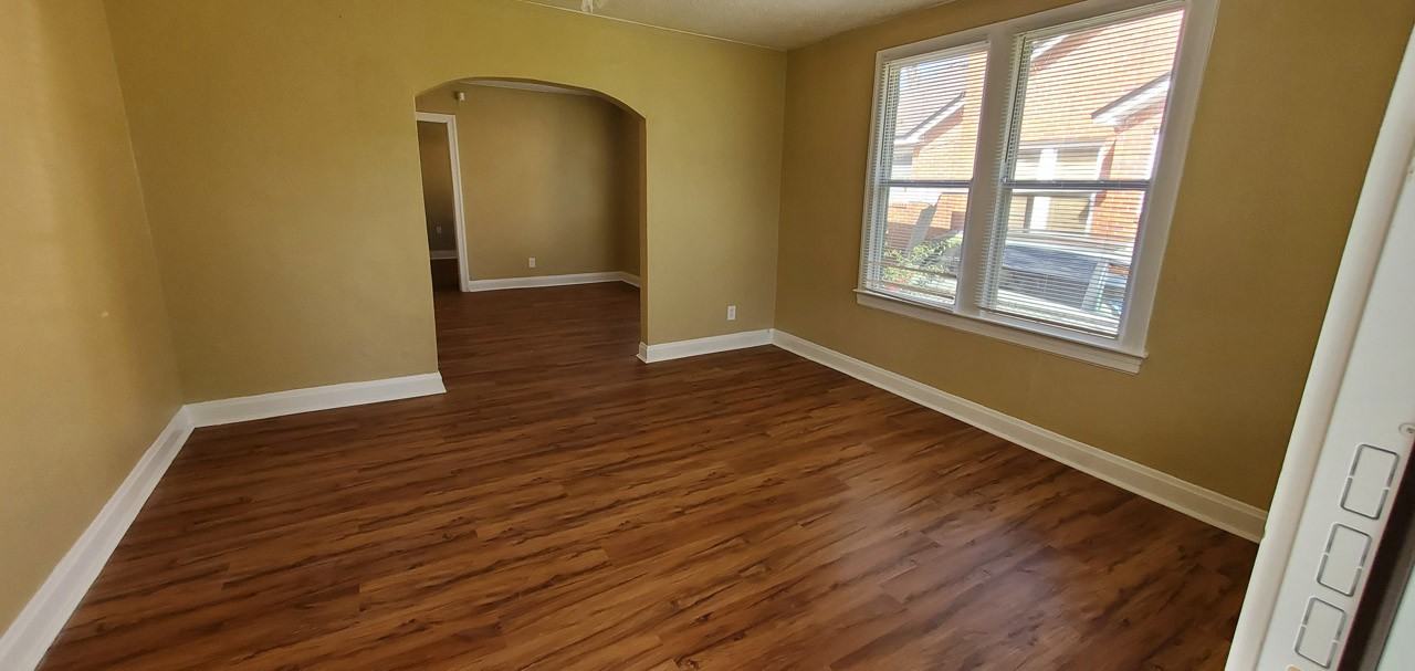 742 Ontario St #1 - Photo 4 of 6