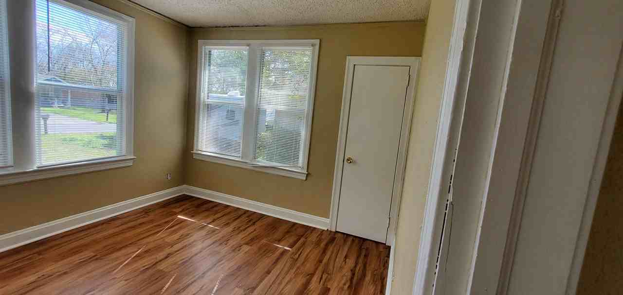 742 Ontario St #1 - Photo 5 of 6