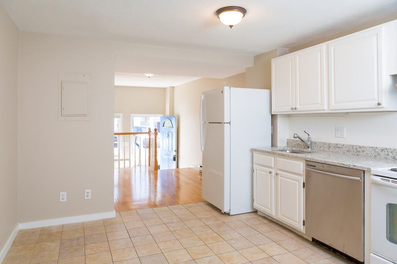 41 Marion St #1 - Photo 3 of 20