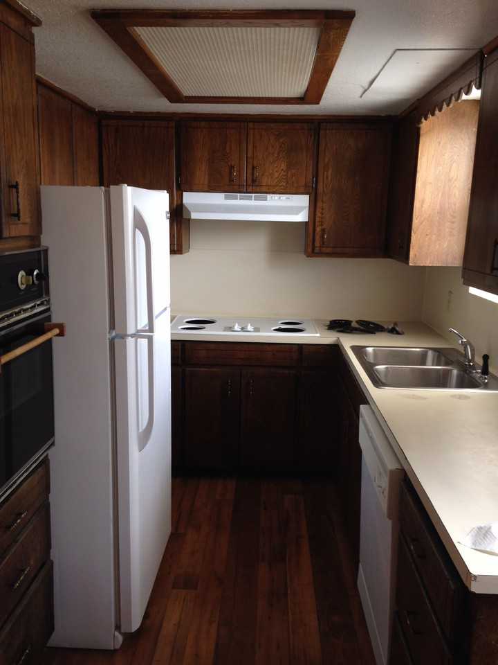 305 PLEASANT VALLEY ROAD - 15 #15 - Photo 2 of 12