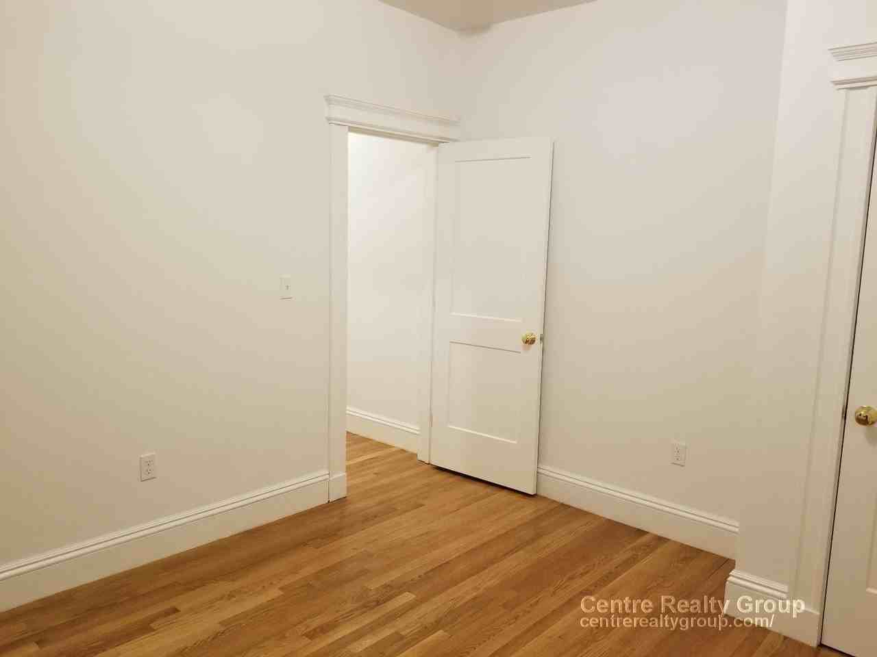 116 Warren Street - Photo 3 of 5