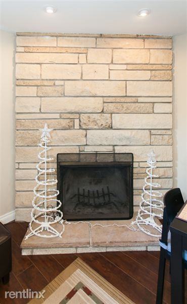 18648 Gledhill St - Photo 3 of 10