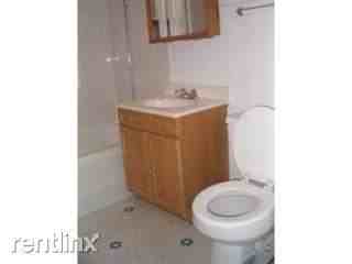 2100 W Chase - Photo 3 of 4