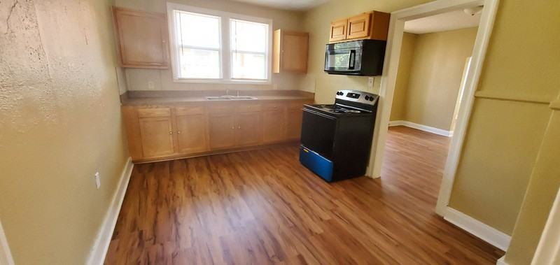 742 Ontario St - Photo 2 of 6
