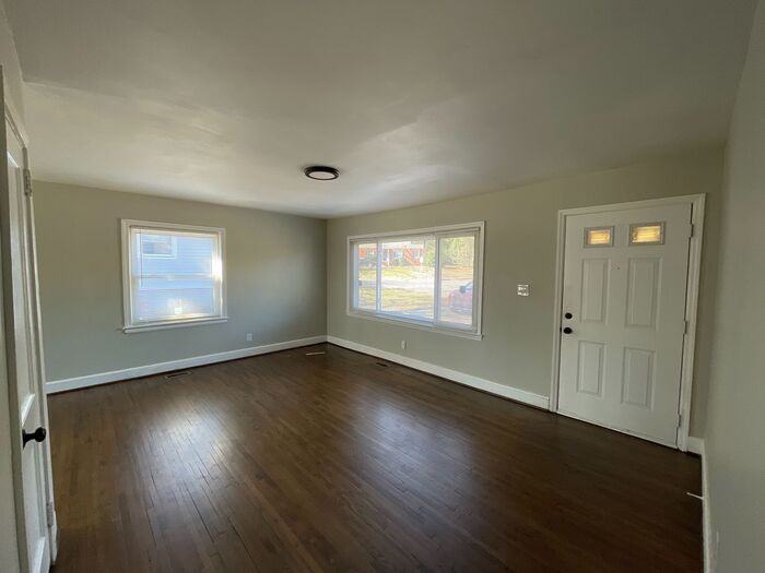 2518 Catalina Ave - Photo 2 of 10