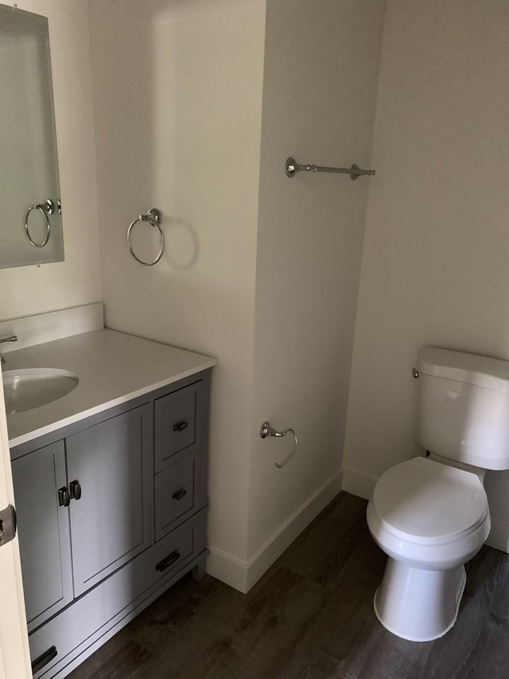942 Estes Ave. - Photo 2 of 10
