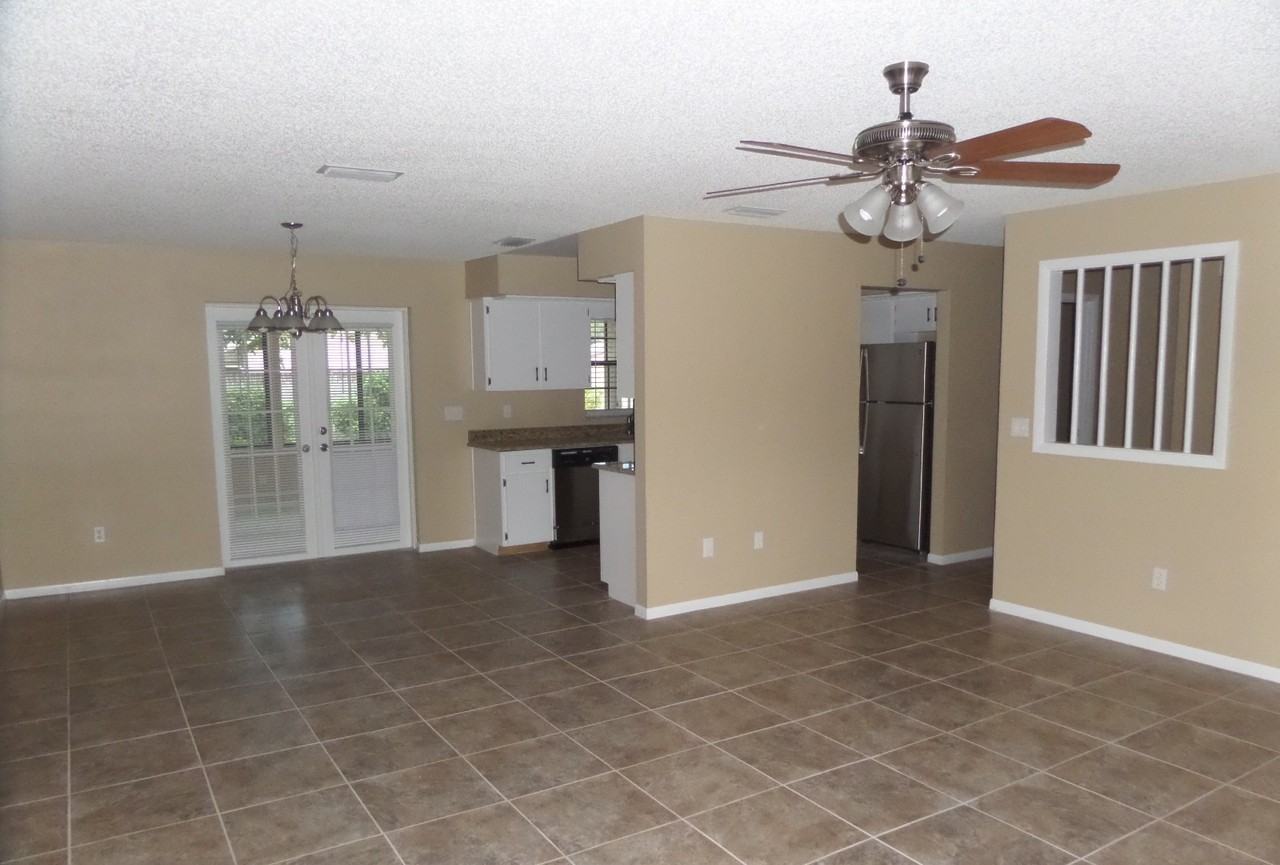 4865 Walton Ave - Photo 3 of 16