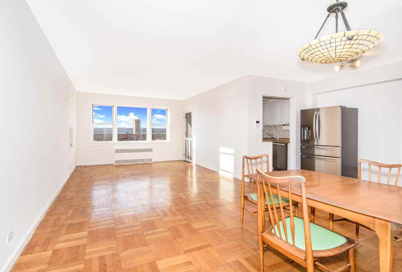 3750 Hudson Manor Ter #6GW - Photo 2 of 12