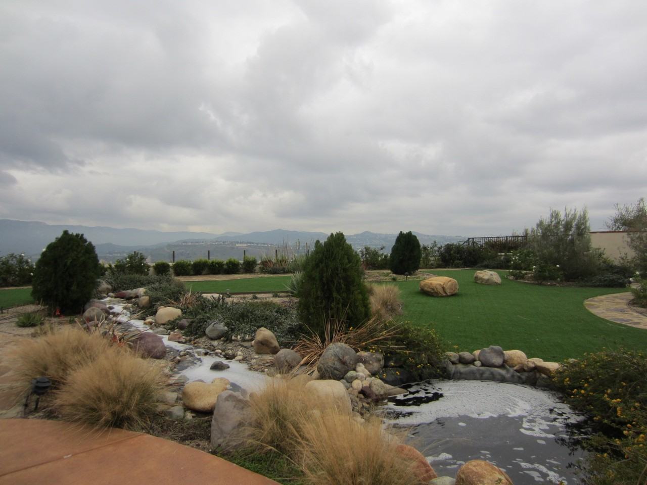 5360 Crescent Dr - Photo 3 of 33