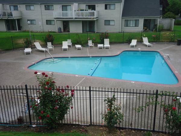 1015 Lewis Ave #1015-01 - Photo 4 of 4