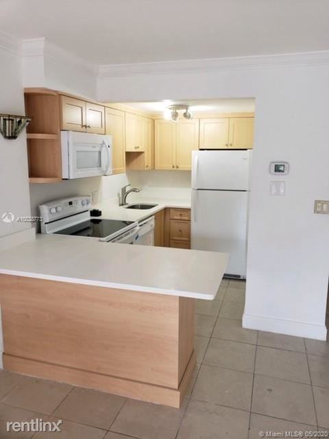 1800 NE 114th St - Photo 2 of 8